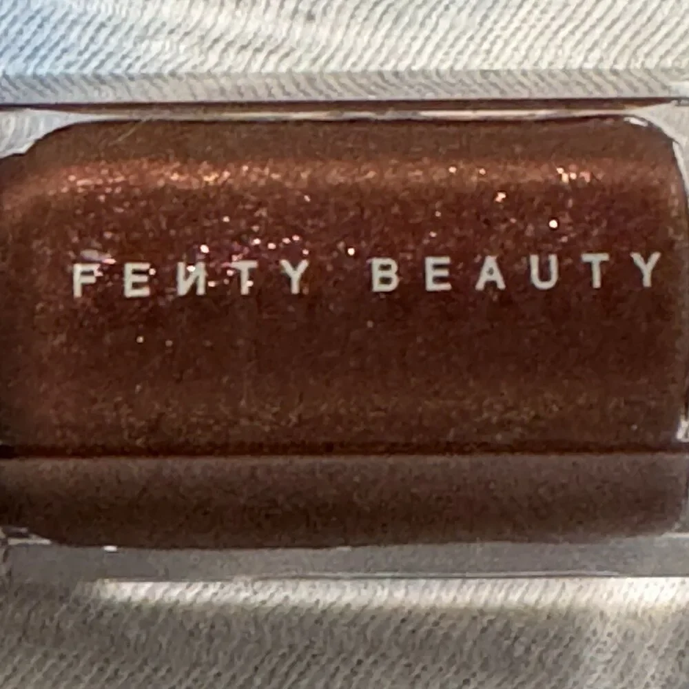 Fenty Beauty Gloss Bomb Universal Lip Luminizer - Hot Chocolit - .18fl oz - NWOB
